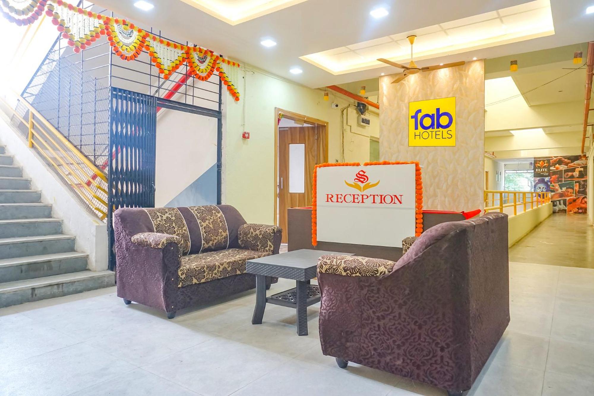 Fabhotel Om Sai - Nr Nashik Railway Station 외부 사진